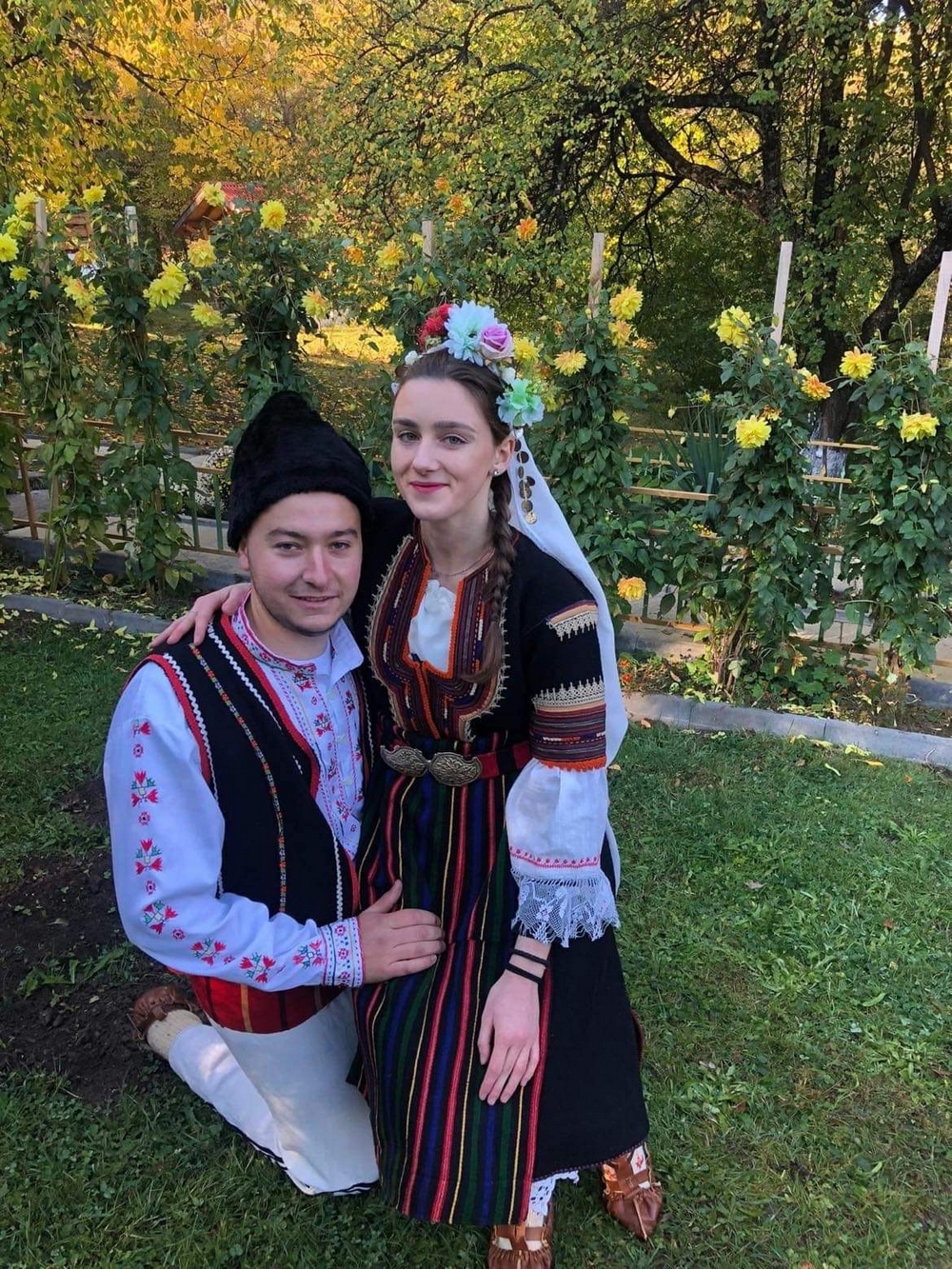 Местни самодейци пресъздадоха “Стара българска сватба” в Сапарева баня